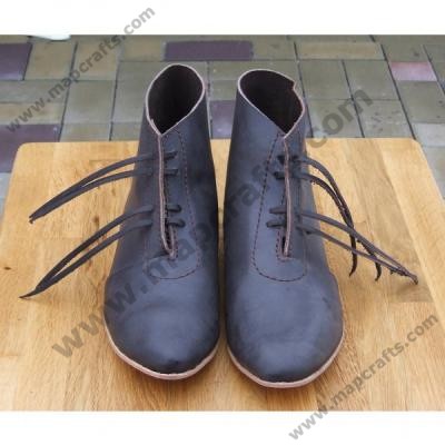 Early gothic shoes