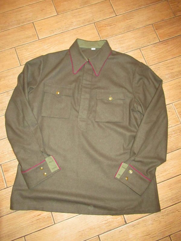 A cloth tunic for the commanders of the rifle units of the Red Army