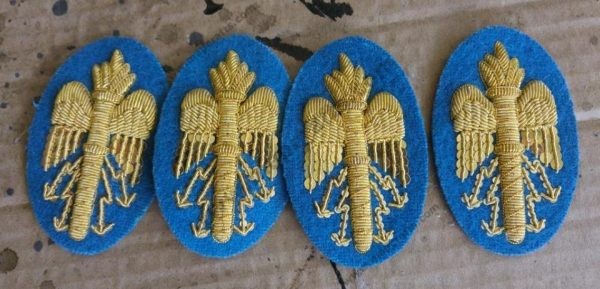 French turnback badges